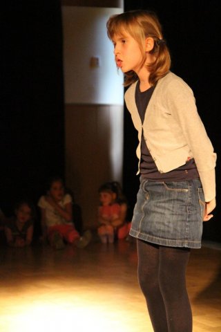 STACJA KULTURA - podsumowanie sezonu kulturalnego 2013/2014,  26 czerwca 2014 r.,  wystąpili: Małe Formy Teatralne, Klub Piosenki i Poezji, Dziecięcy Zespół Teatralny DO GÓRY, Mała Wielkopolska, Zespół Tańca AKCENT i MINIAKCENT.
